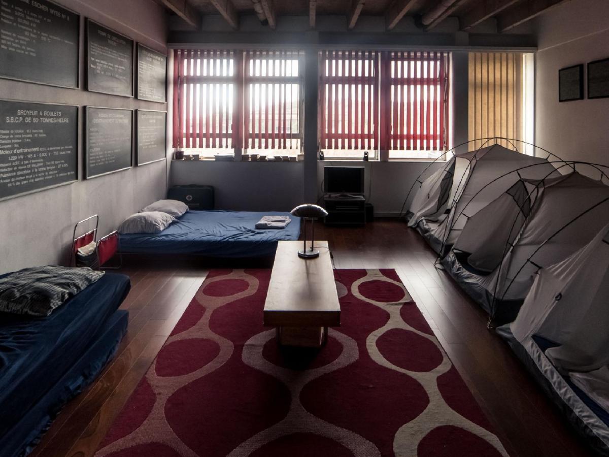 Ghostel 1St - Aventure Alternative - Guest House - Arts-Factory-Experience - For Artists, Makers And Open Minds - Attention, We Are Not A Hotel And Are Not Adapted For Everybody - Read Host Warnings Before Reservation - Www,Providence,Be Asbl 沙勒罗瓦 外观 照片
