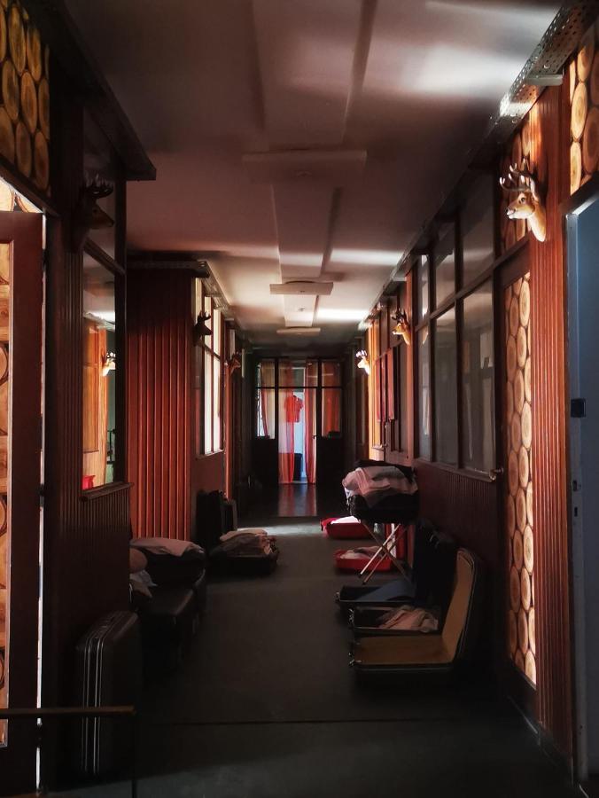 Ghostel 1St - Aventure Alternative - Guest House - Arts-Factory-Experience - For Artists, Makers And Open Minds - Attention, We Are Not A Hotel And Are Not Adapted For Everybody - Read Host Warnings Before Reservation - Www,Providence,Be Asbl 沙勒罗瓦 外观 照片
