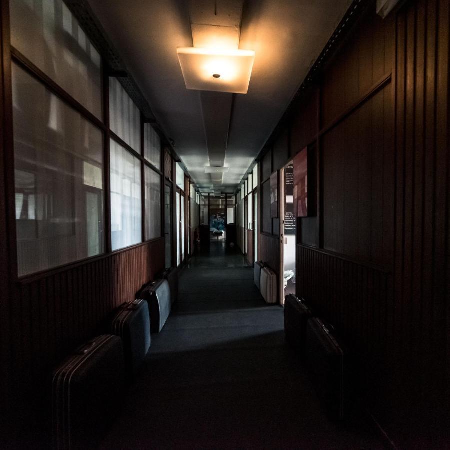 Ghostel 1St - Aventure Alternative - Guest House - Arts-Factory-Experience - For Artists, Makers And Open Minds - Attention, We Are Not A Hotel And Are Not Adapted For Everybody - Read Host Warnings Before Reservation - Www,Providence,Be Asbl 沙勒罗瓦 外观 照片