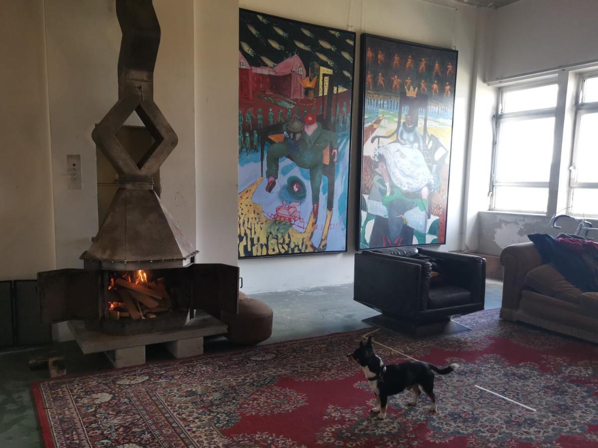 Ghostel 1St - Aventure Alternative - Guest House - Arts-Factory-Experience - For Artists, Makers And Open Minds - Attention, We Are Not A Hotel And Are Not Adapted For Everybody - Read Host Warnings Before Reservation - Www,Providence,Be Asbl 沙勒罗瓦 外观 照片