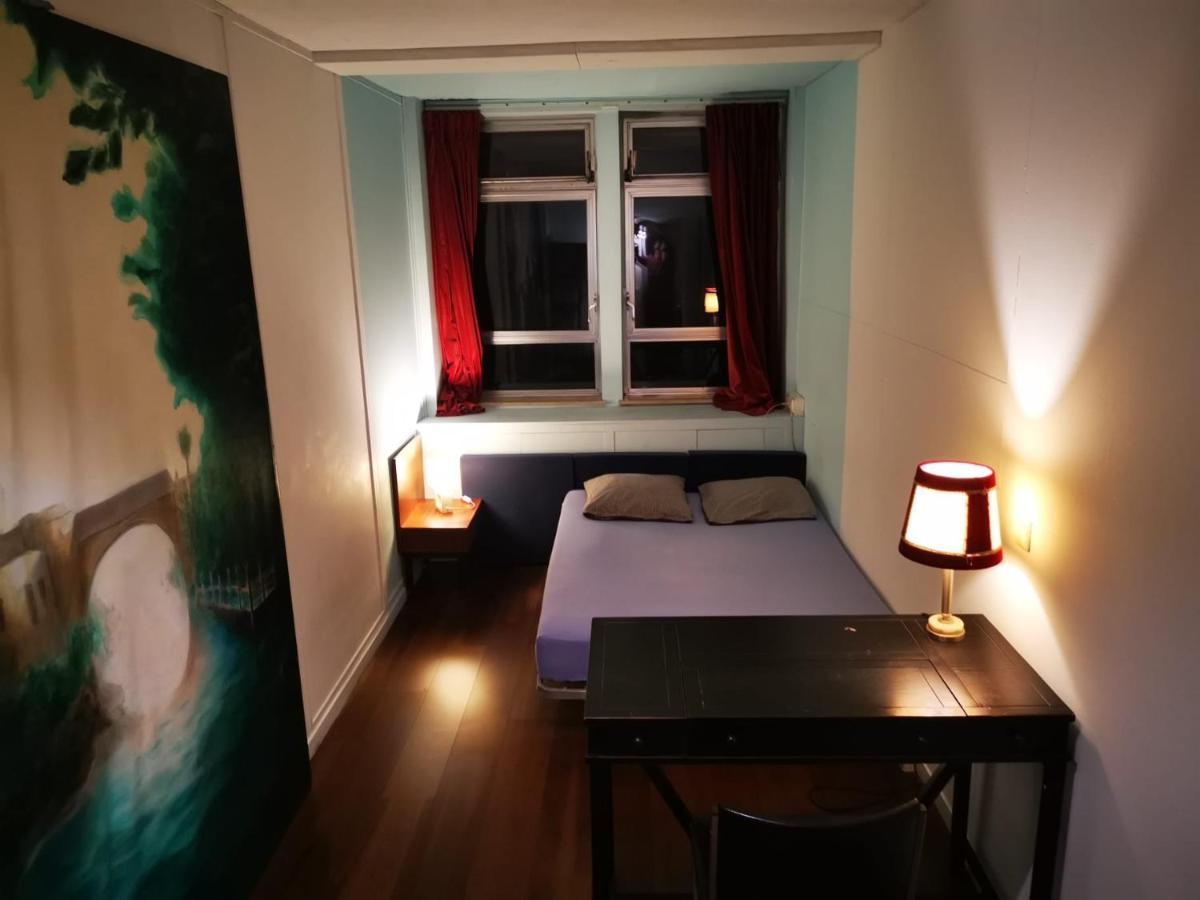 Ghostel 1St - Aventure Alternative - Guest House - Arts-Factory-Experience - For Artists, Makers And Open Minds - Attention, We Are Not A Hotel And Are Not Adapted For Everybody - Read Host Warnings Before Reservation - Www,Providence,Be Asbl 沙勒罗瓦 外观 照片
