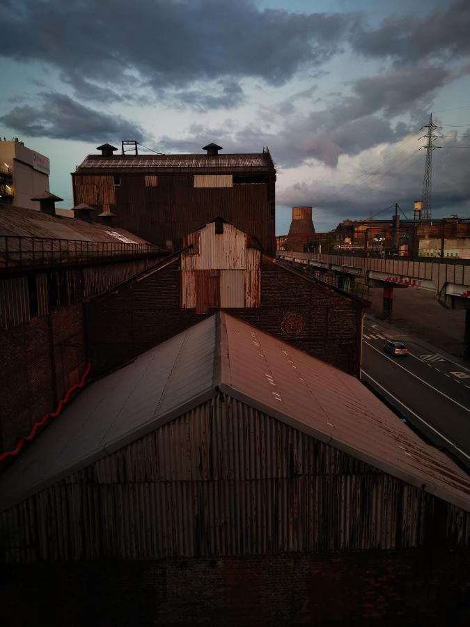 Ghostel 1St - Aventure Alternative - Guest House - Arts-Factory-Experience - For Artists, Makers And Open Minds - Attention, We Are Not A Hotel And Are Not Adapted For Everybody - Read Host Warnings Before Reservation - Www,Providence,Be Asbl 沙勒罗瓦 外观 照片